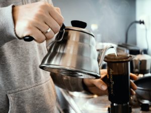 aeropress-pouring-from-gooseneck-kettle
